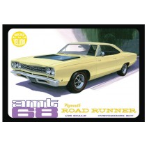 AMT 1968 Plymouth Roadrunner WHITE AMT821 1/25